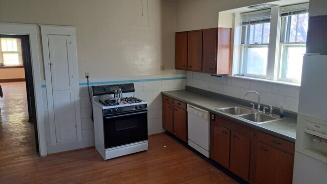 Foto del edificio - 5301 S Broadway St