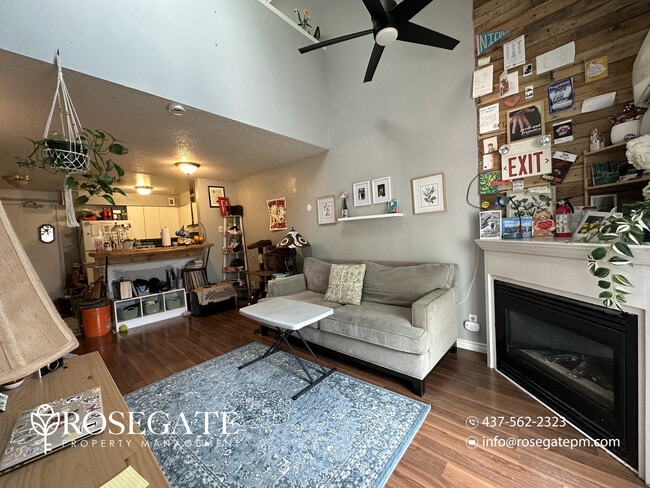 Building Photo - Pet-Friendly 1-Bedroom Corner Apartment with Walk-In Closet & Backyard in Kitchener
