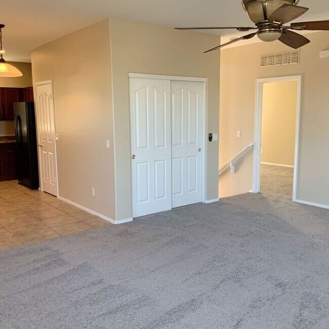 Building Photo - 3906 S 52ND LN - 3BR 2.5BA Broadway/51st Ave