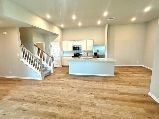 Foto del edificio - Luxury 2-Story, 4-Bed/ 2.5-Bath Duplex in ...