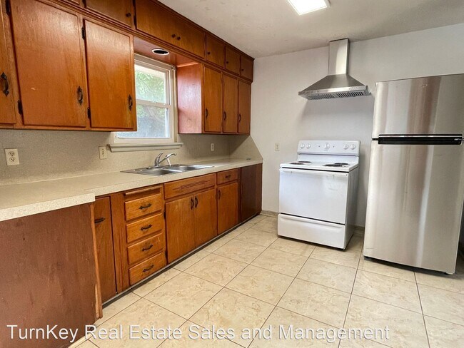 Building Photo - 3 br, 1 bath House - 1722 W Sunshine