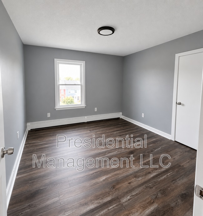 Building Photo - 56 Judson St