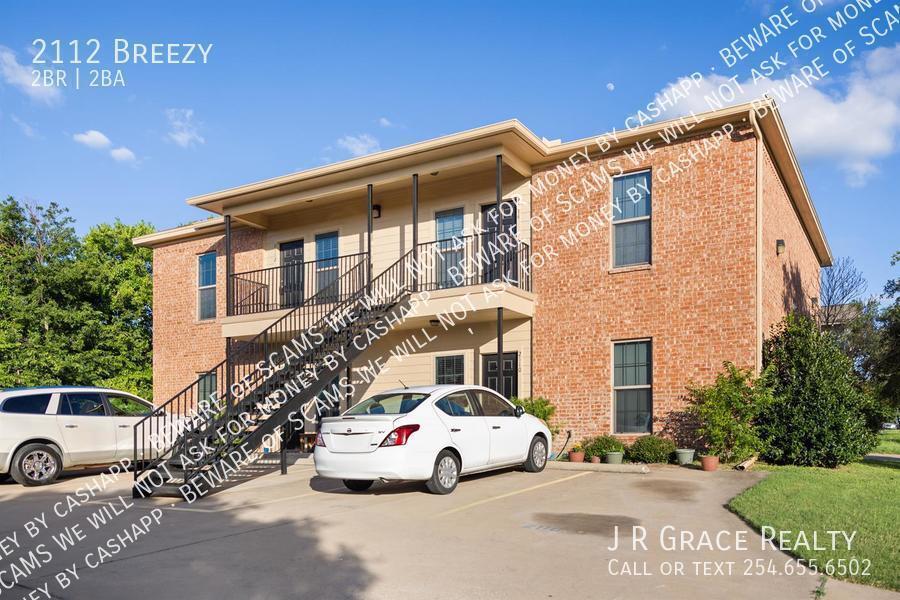 Primary Photo - 2112 Breezy Dr