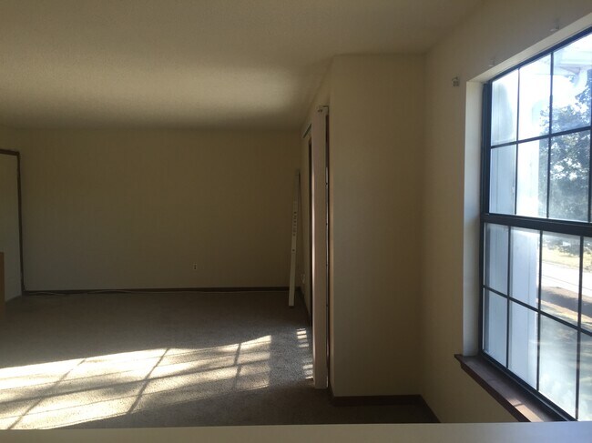 Foto del edificio - 414 E Blue Ridge Blvd