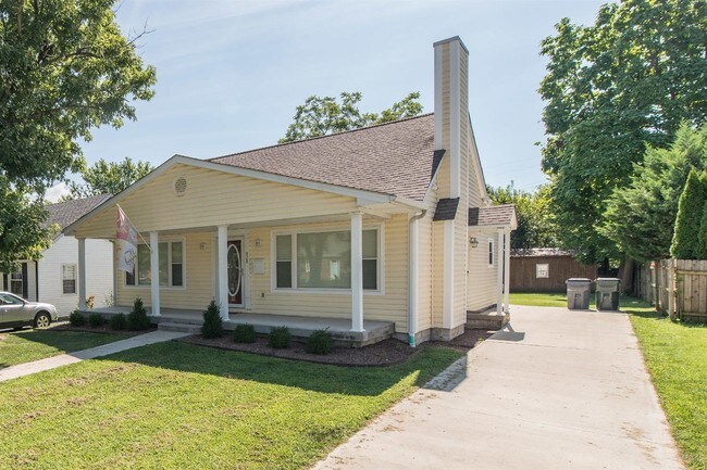 Building Photo - 828 Henry Clay Blvd