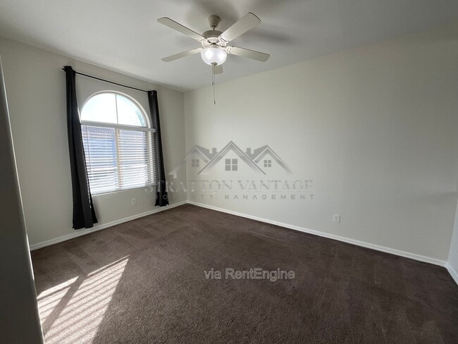 Building Photo - 42114 N Fern Leaf St