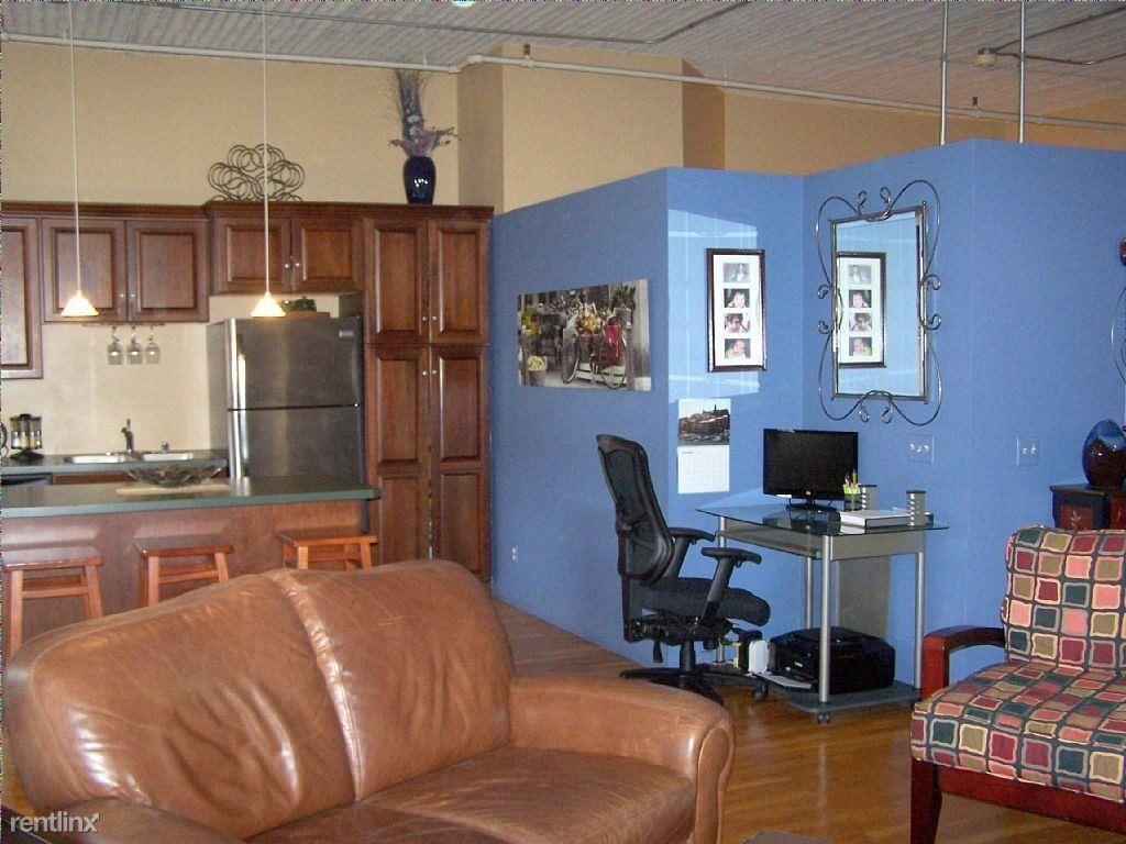 Building Photo - 1 br, 1 bath - 820 E 7th St