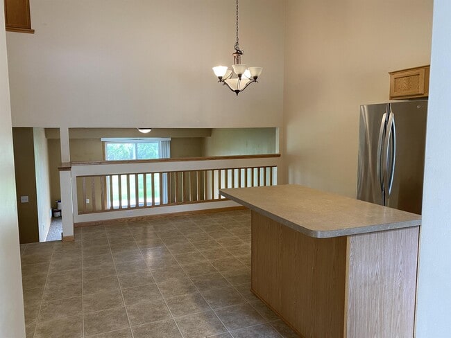 Building Photo - 6846 Gingham Ct