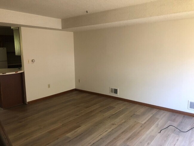 Foto del edificio - 1305-1305 Tracy Ln