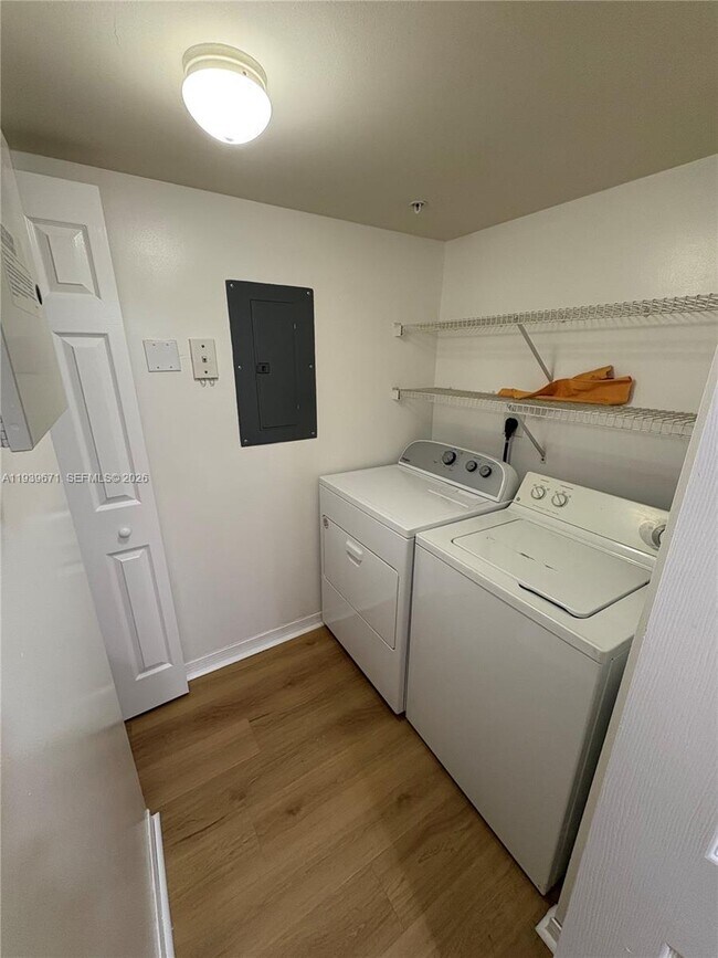 Foto del edificio - 11133 SW 8th St