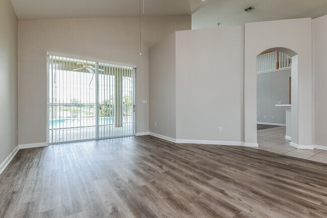 Building Photo - 318 Belhaven Falls Dr
