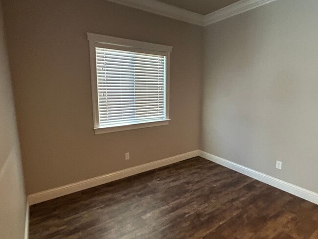 Building Photo - 2601 Sapphire Ln
