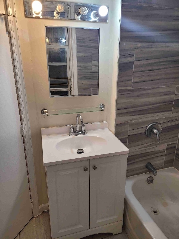 Building Photo - 2920 Washington St