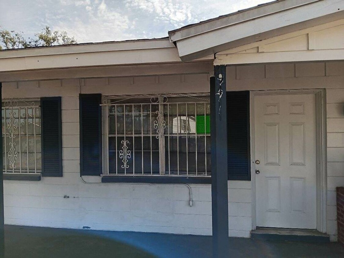 9409-9411 N 9th Street, Tampa, FL 33612 - 9409-9411 N 9th Street, Tampa, FL 33612