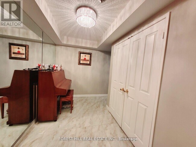 Photo du bâtiment - 18 Hollywood Ave