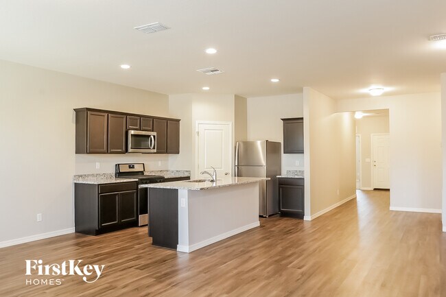 Foto del edificio - 296 W Powell Dr