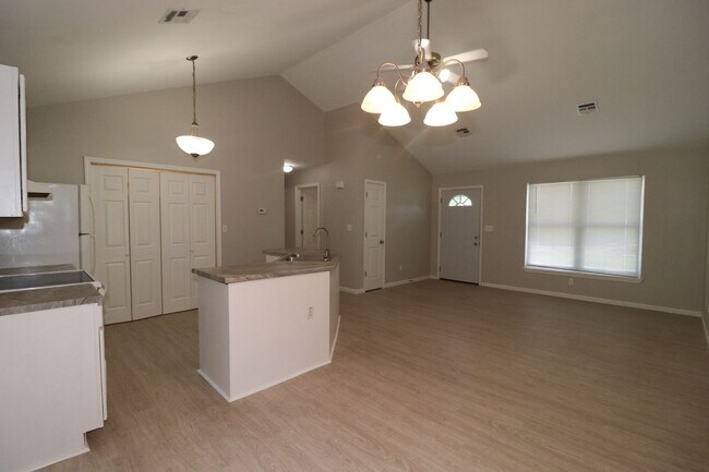Foto del edificio - Newly updated duplex for rent!