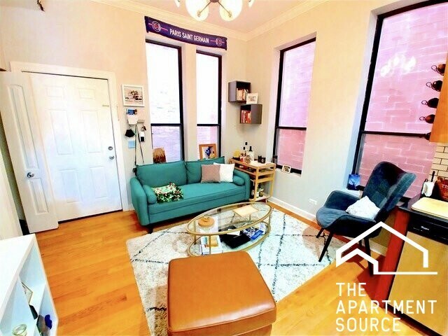 Foto del edificio - 2672 N Halsted St