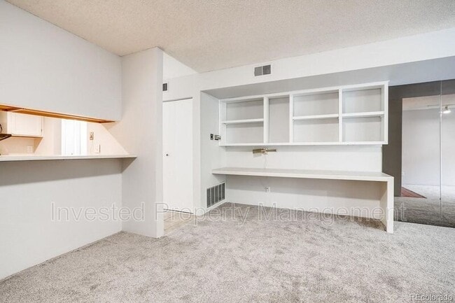 Photo - 540 S Forest St Apartment