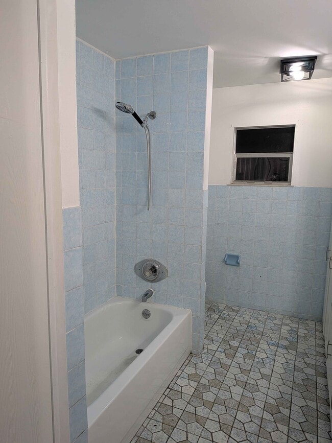 Foto del edificio - 1906 Park Manor Dr