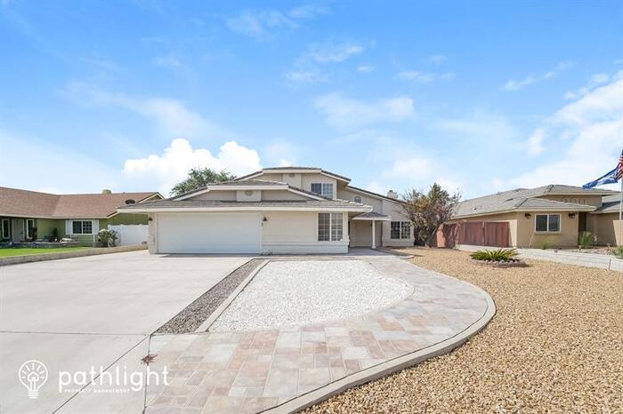 Primary Photo - 13810 Driftwood Dr, Victorville, CA, 92395