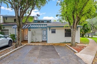 Building Photo - 6916 SW 37th St