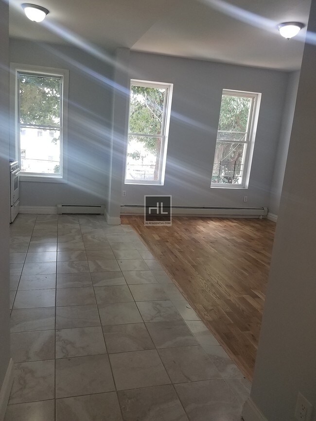 Foto del edificio - HALE AVENUE