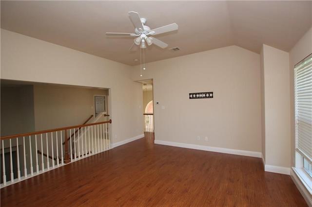 Foto del edificio - 3106 Kingsbury Dr