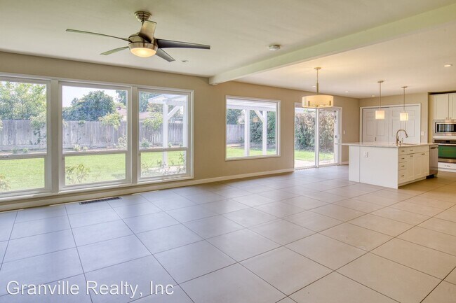 Building Photo - 3 br, 2 bath House - 1537 W. Robinwood Lane