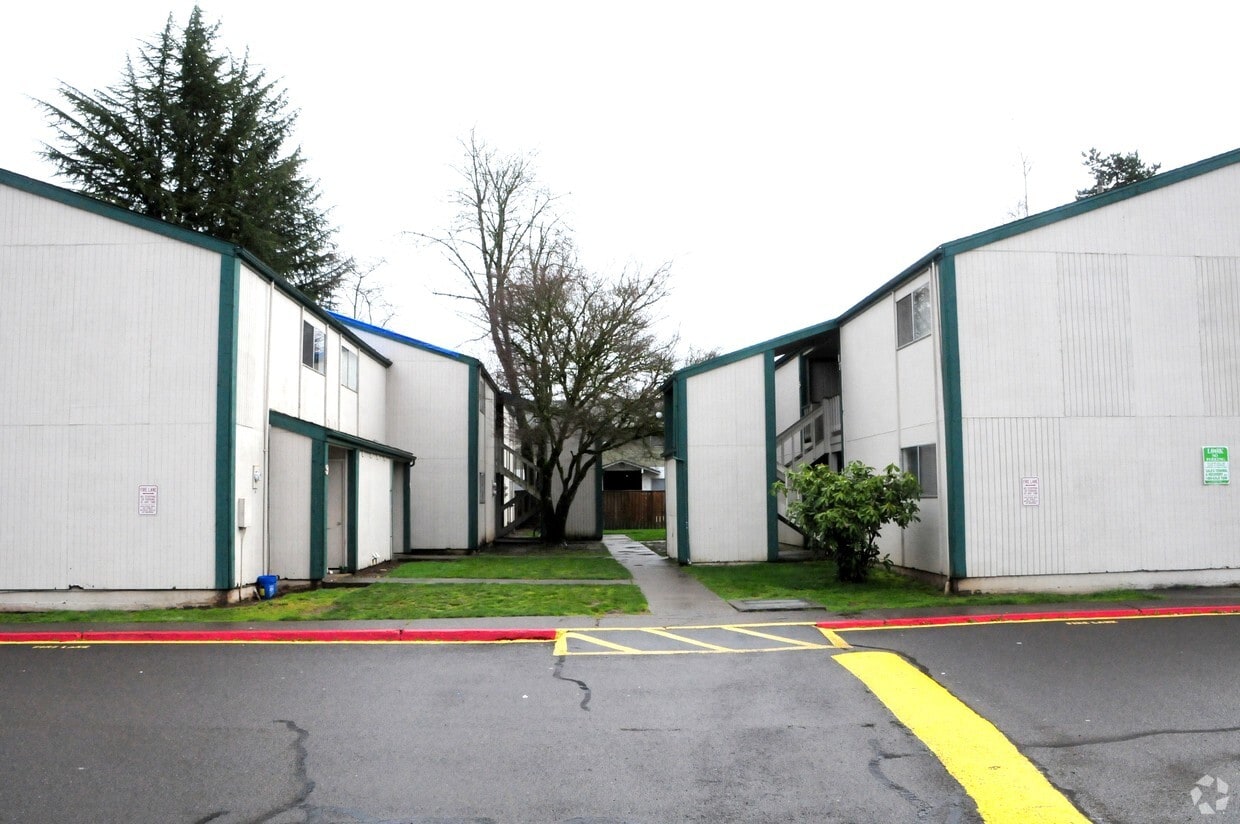 Building Photo - East Ninth Street Apartments