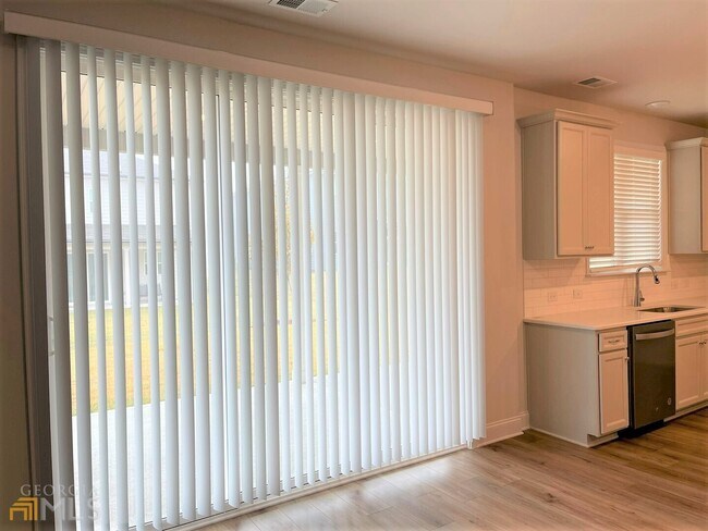 Foto del edificio - 4179 Wood Fern Ln