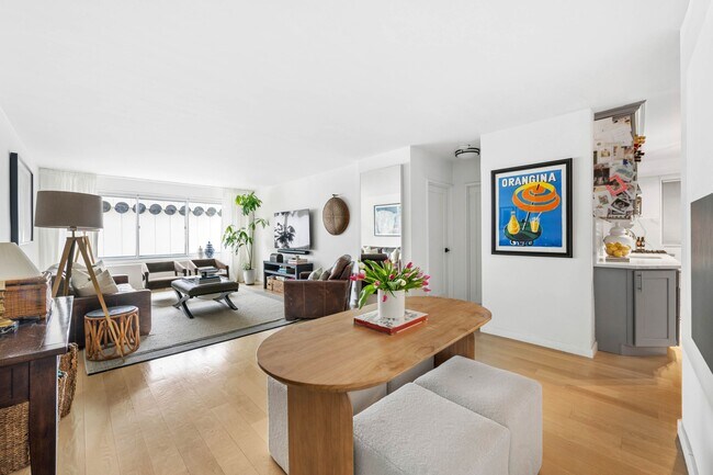 Foto del edificio - 175 W 12th St