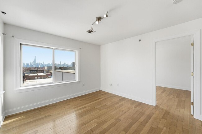 Foto del edificio - 5509 Madison St