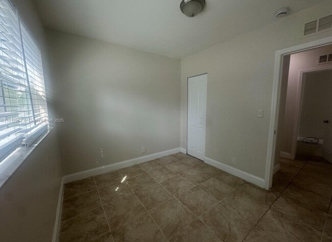 Foto del edificio - 2511 NW 9th St