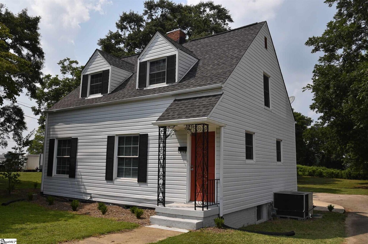 Primary Photo - 103 E Bearden St