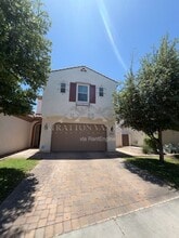 Building Photo - 945 W Yellowstone Way