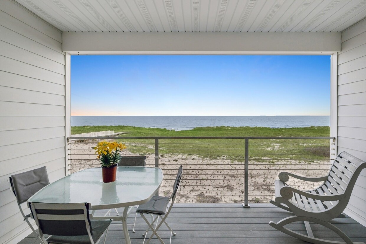 Primary Photo - 473 Dune Rd
