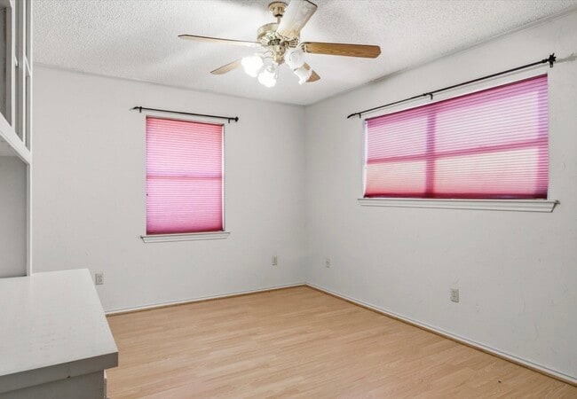 Foto del edificio - 716 S Houston St