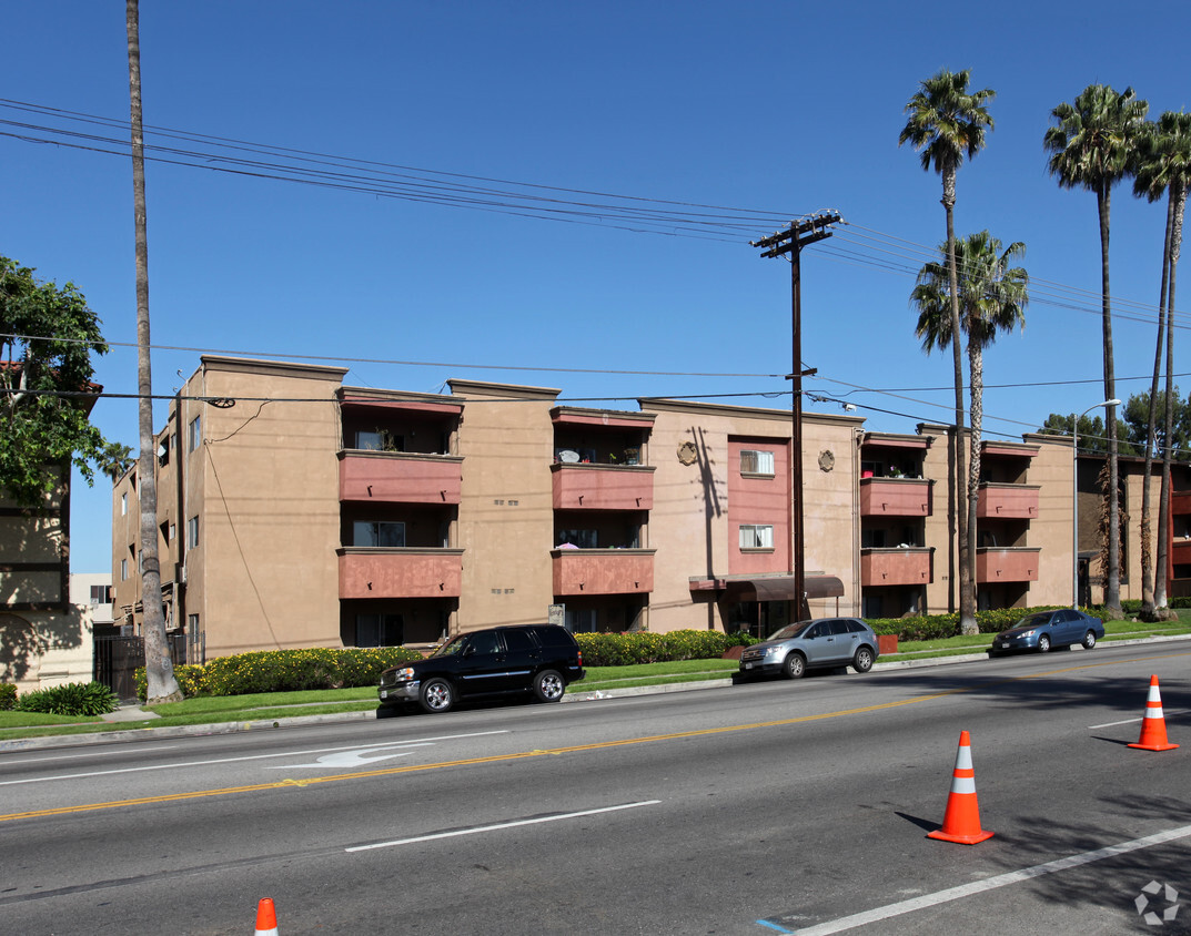 Primary Photo - Victoria Apartments