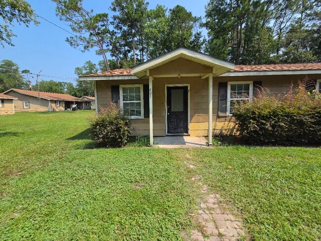 Building Photo - 401 E Lawnwood Ave