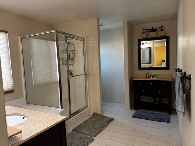 Foto del edificio - 44130 Catsue Pl