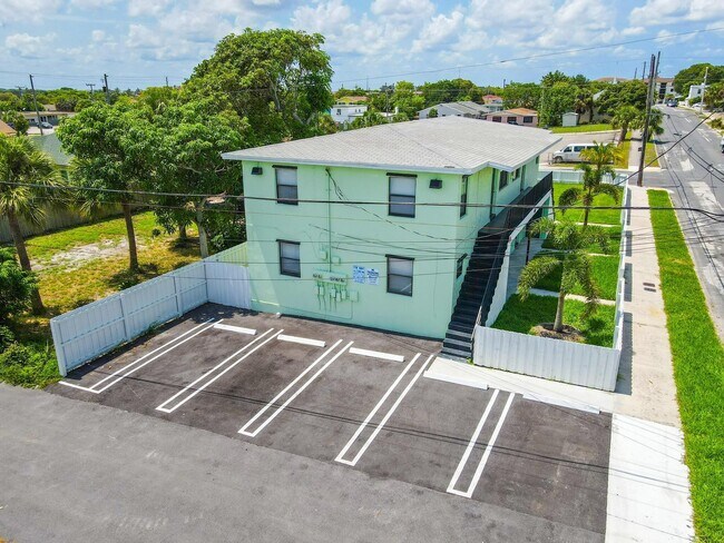 Foto del edificio - 1319 Douglass Ave