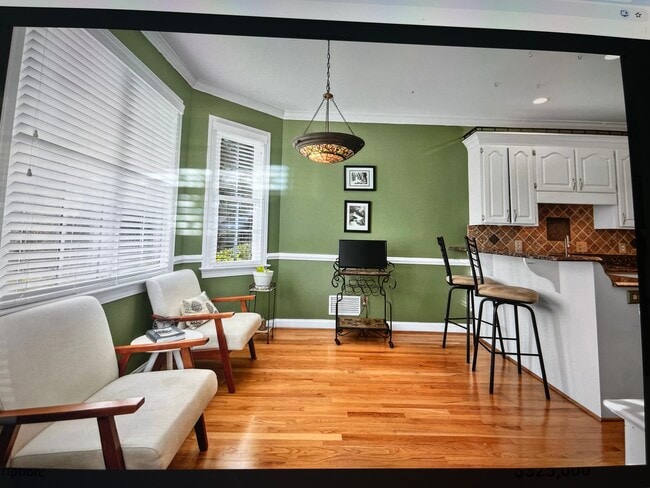 Building Photo - 200 Big Leaf Cir