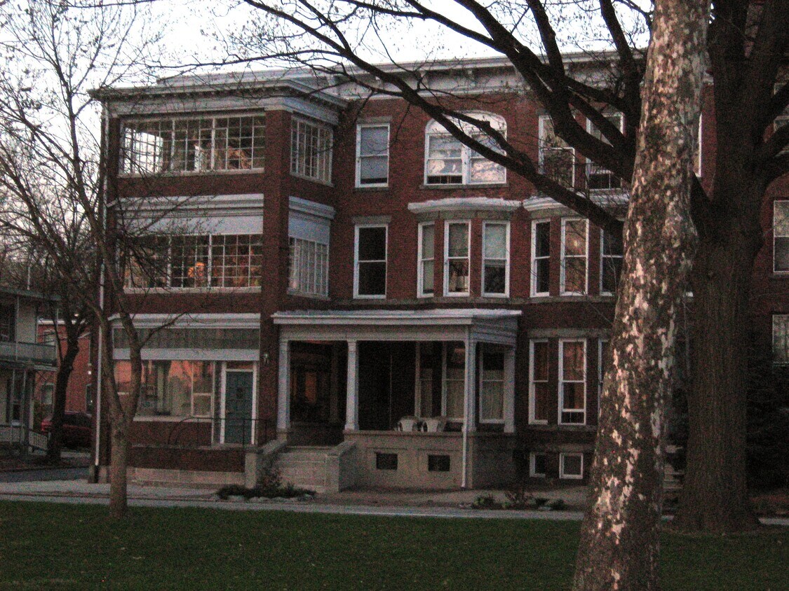 1015 N Front Street, Harrisburg, PA 17102 Apartments in Harrisburg