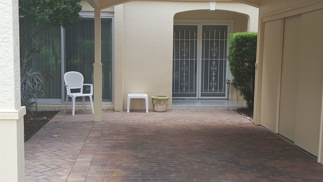 Building Photo - 2 br, 2 bath House - 4049 Crayton Rd #4049