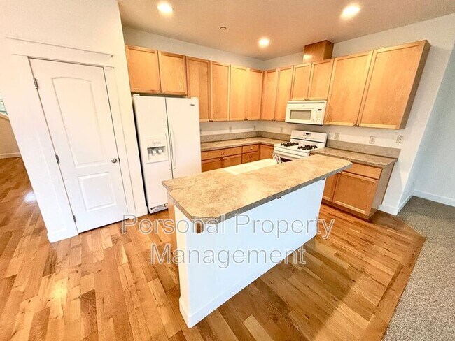 Building Photo - 3214 NW 46th Ave