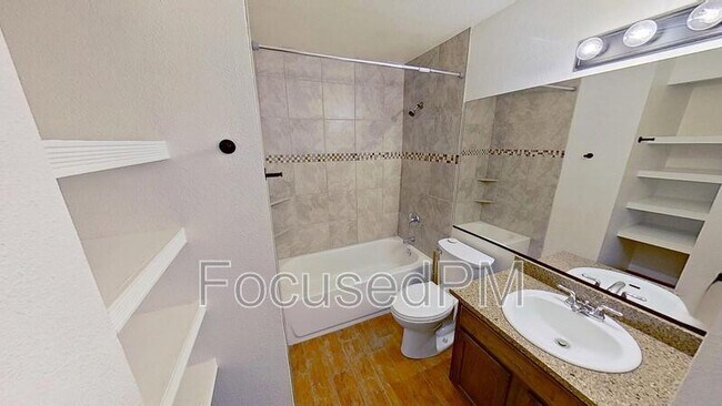 Foto del edificio - 4400 S Quebec St