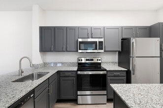 2BD, 2BA - 1078SF - Kitchen - Almaville Apartment Homes