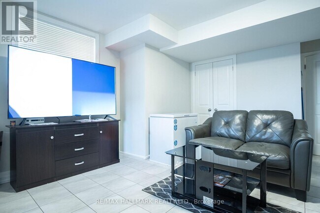 Photo du bâtiment - 35 Roberta Dr