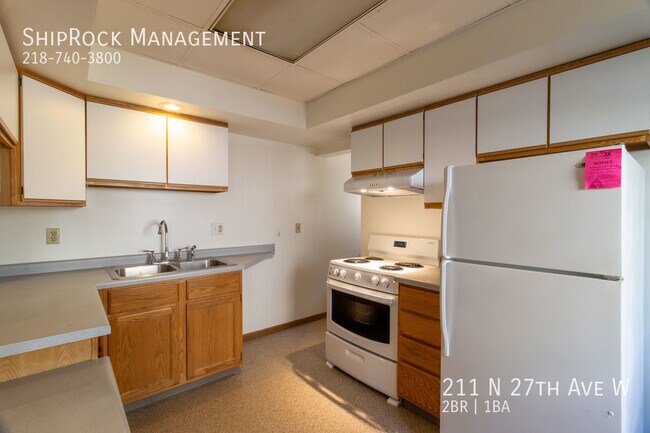 Foto del edificio - 211 N 27th Ave W